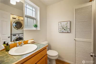 2038 Franklin Avenue E, Seattle, WA 98102 - Photo 9