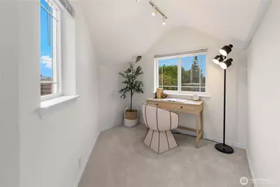 2038 Franklin Avenue E, Seattle, WA 98102 - Photo 17