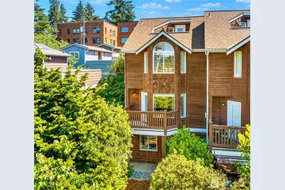 2038 Franklin Avenue E, Seattle, WA 98102 - Photo 1