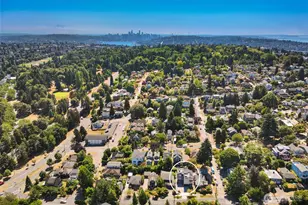 709 N 65th St, Seattle, WA 98103 - Photo 35