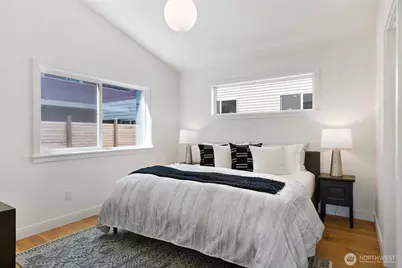 709 N 65th Street, Seattle, WA 98103 - Photo 17