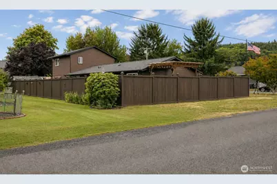 815 E Simpson Avenue, Montesano, WA 98563 - Photo 27