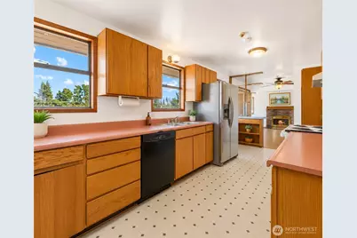 11549 N Park Avenue N, Seattle, WA 98133 - Photo 11