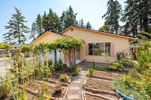 1961 NE 9th Ave, Oak Harbor, WA 98277 - Photo 3