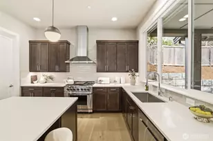 24387 NE 24th St, Sammamish, WA 98074 - Photo 15