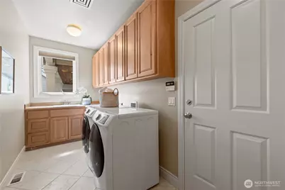 818 Windsor Drive SE, Sammamish, WA 98074 - Photo 19
