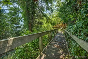 1239 Colchester Dr E, Port Orchard, WA 98366 - Photo 17