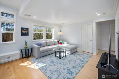 6030 Ann Arbor Avenue NE, Seattle, WA 98115 - Photo 13