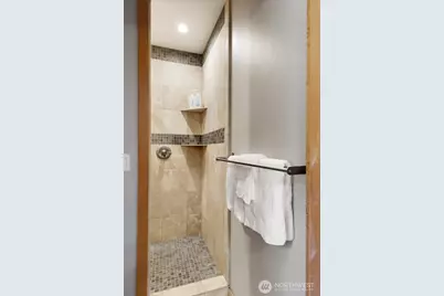 8015 Cultus Bay Road, Clinton, WA 98236 - Photo 23