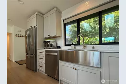 9323 NE 124th Street, Kirkland, WA 98034 - Photo 11