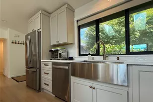 9323 NE 124th St, Kirkland, WA 98034 - Photo 11