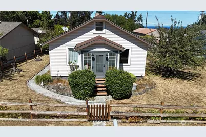 215 W Motor Avenue, Port Angeles, WA 98362 - Photo 3