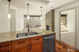 10610 NE 9th Pl, Bellevue, WA 98004 - Photo 9