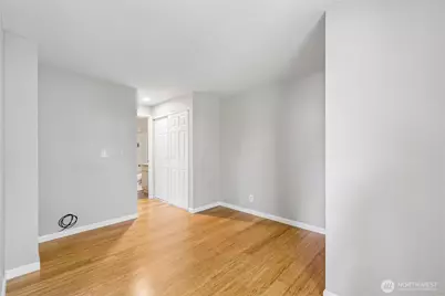 5901 Phinney Avenue N #304, Seattle, WA 98103 - Photo 11