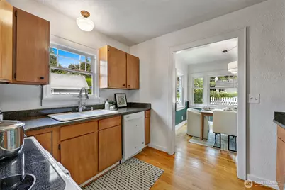 9207 47th Avenue SW, Seattle, WA 98136 - Photo 7