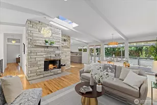 2752 NE 103rd St, Seattle, WA 98125 - Photo 3