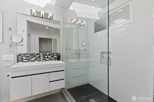 2752 NE 103rd St, Seattle, WA 98125 - Photo 15