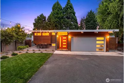 2752 NE 103rd Street, Seattle, WA 98125 - Photo 1