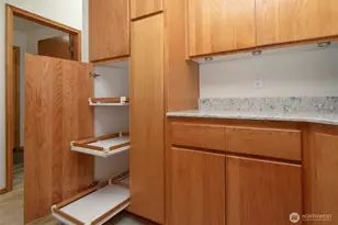716 S N St, Port Angeles, WA 98363 - Photo 17