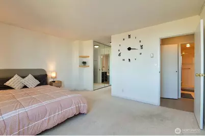 4540 8th Avenue NE #1605, Seattle, WA 98105 - Photo 13