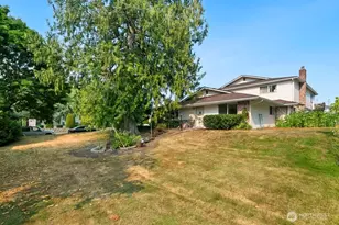 4512 216th St SW, Mountlake Terrace, WA 98043 - Photo 3