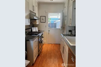 113 NE 60th Street, Seattle, WA 98115 - Photo 11