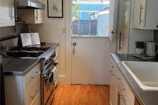 113 NE 60th St, Seattle, WA 98115 - Photo 11