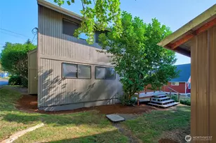 1914 McKenzie Ave, Bellingham, WA 98225 - Photo 3