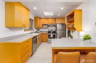 13734 Stone Ave N, Seattle, WA 98133 - Photo 5