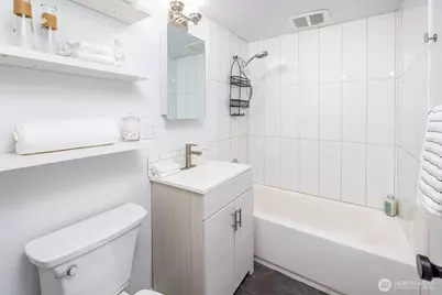 13734 Stone Avenue N, Seattle, WA 98133 - Photo 11