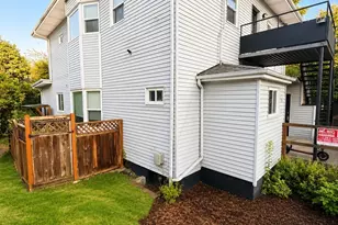 815 15th Ave E, Seattle, WA 98112 - Photo 5