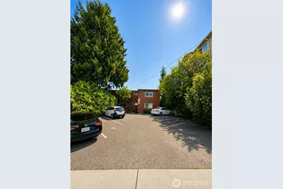 3261 Fuhrman Avenue E, Seattle, WA 98102 - Photo 5