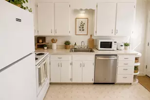 3261 Fuhrman Ave E, Seattle, WA 98102 - Photo 11