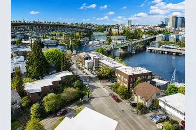 3261 Fuhrman Avenue E, Seattle, WA 98102 - Photo 3