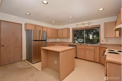 4407 30th Avenue W, Seattle, WA 98199 - Photo 9