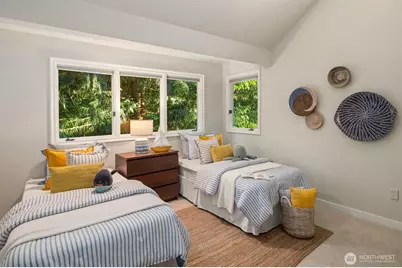 4889 Forest Avenue SE, Mercer Island, WA 98040 - Photo 23