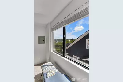 1915 Dexter Avenue N, Seattle, WA 98109 - Photo 21