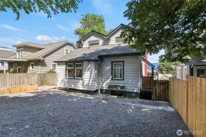 1915 Dexter Avenue N, Seattle, WA 98109 - Photo 31