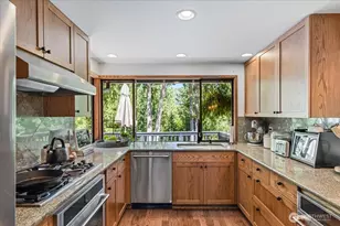 25007 SE Mirrormont Way, Issaquah, WA 98027 - Photo 11