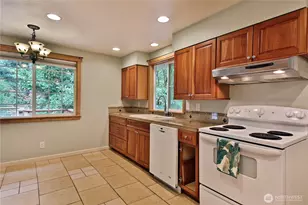 6255 Bayview Rd, Clinton, WA 98236 - Photo 3
