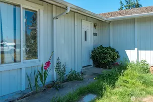 1290 S Uplands Dr, Camano Island, WA 98282 - Photo 3