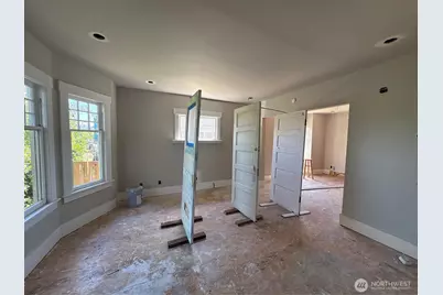 139 NW 85th St, Seattle, WA 98117 - Photo 11