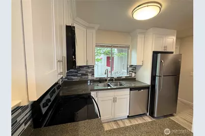 4802 180th Street SW #F202, Lynnwood, WA 98037 - Photo 3