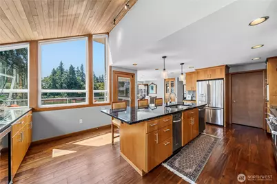 21424 Snag Island Drive E, Lake Tapps, WA 98391 - Photo 9
