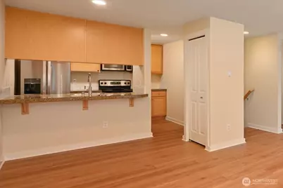 301 W Raye Street #106, Seattle, WA 98119 - Photo 9