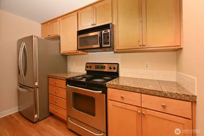301 W Raye Street #106, Seattle, WA 98119 - Photo 11