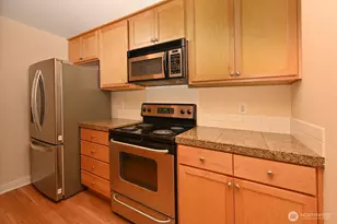 301 W Raye St, Seattle, WA 98119 - Photo 11
