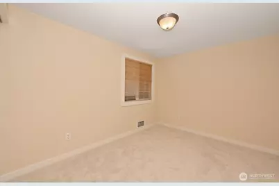 301 W Raye Street #106, Seattle, WA 98119 - Photo 25