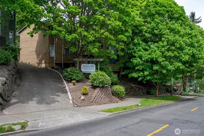 301 W Raye Street #106, Seattle, WA 98119 - Photo 29