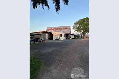 14417 Bradshaw Rd, Mount Vernon, WA 98273 - Photo 9